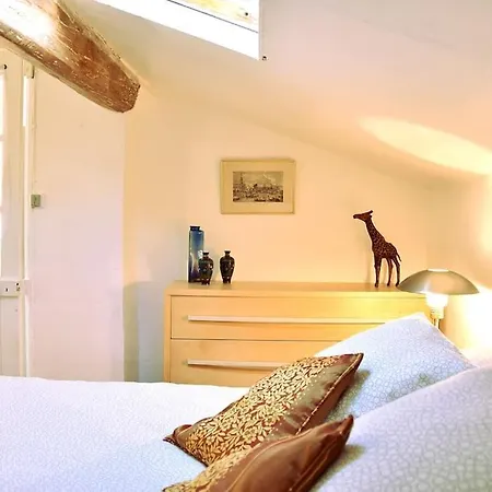 Lovely Flat In The Heart Of The Medieval Apartment Hyeres
